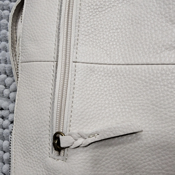 The Sak happy & free cream colored Elegant White Leather Crossbody Bag - Picture 13 of 16